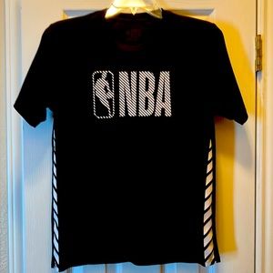 Boys Black & White Striped NBA shirt size XL (18-20)